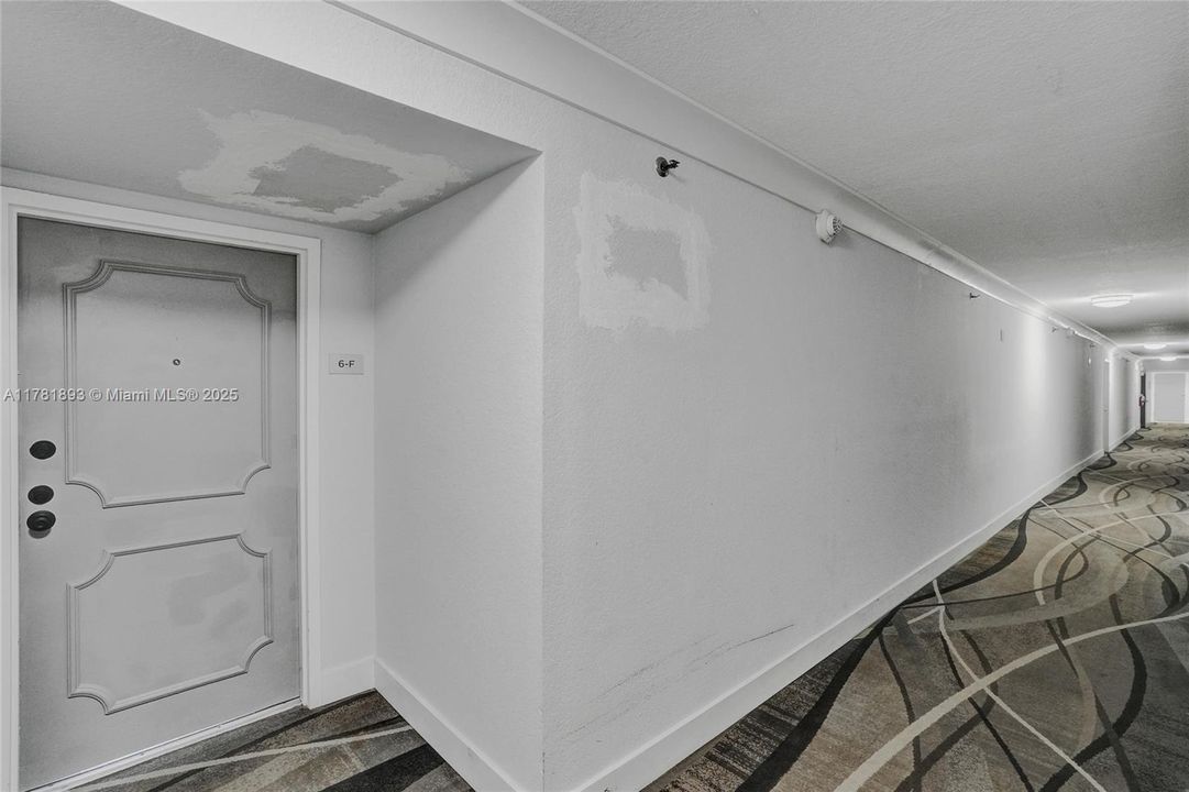 Recently Sold: $318,000 (2 beds, 2 baths, 1213 Square Feet)