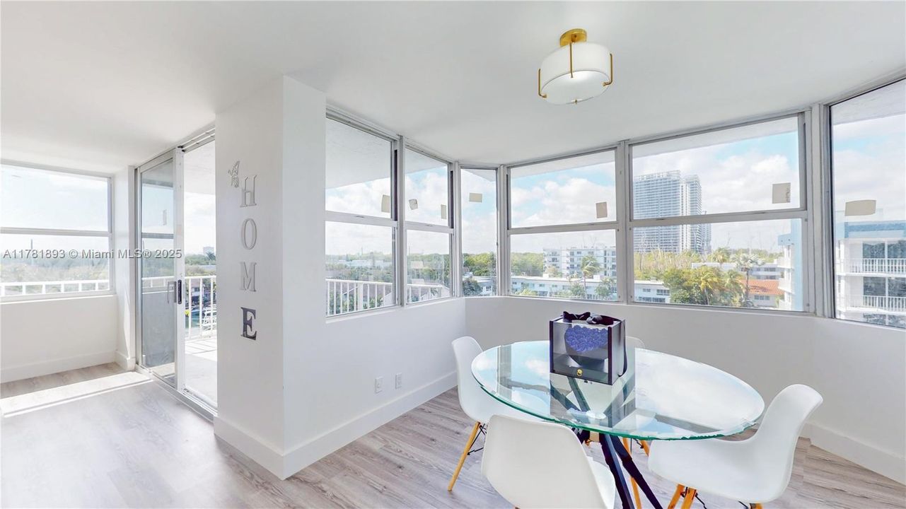 Recently Sold: $318,000 (2 beds, 2 baths, 1213 Square Feet)