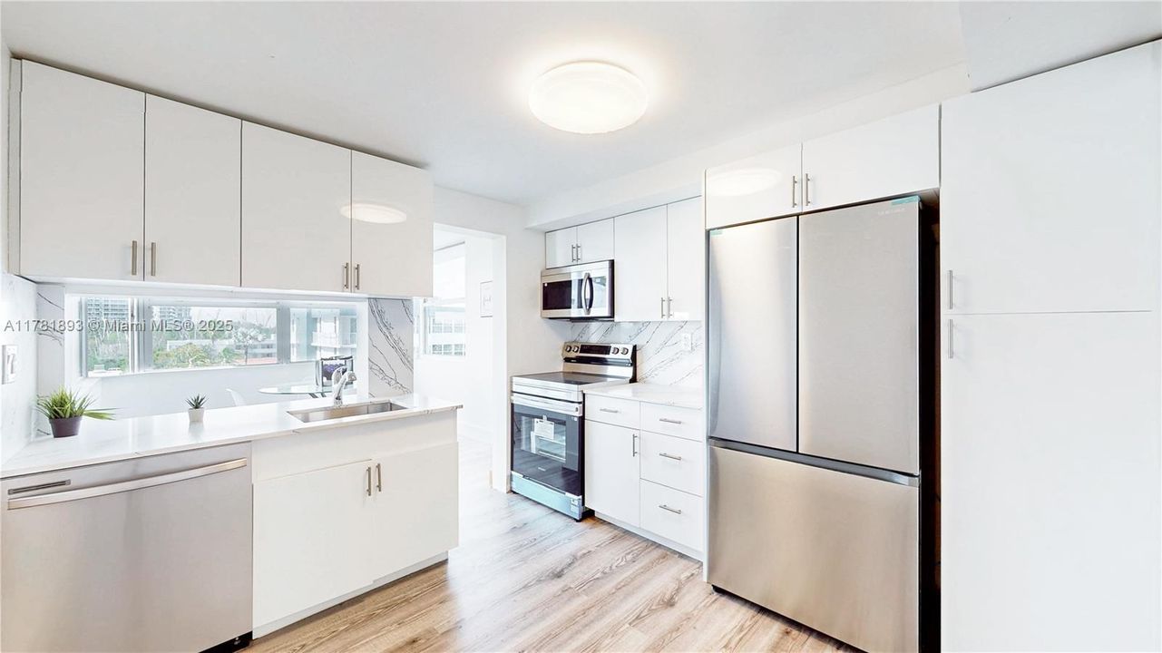 Recently Sold: $318,000 (2 beds, 2 baths, 1213 Square Feet)