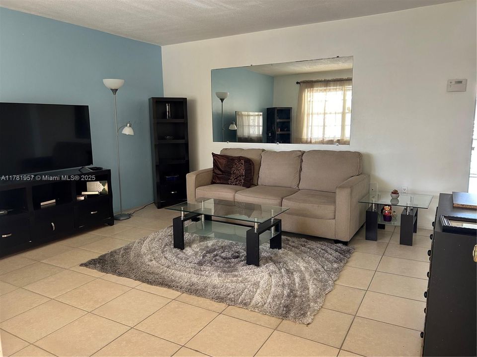 En Venta: $55,000 (1 camas, 1 baños, 688 Pies cuadrados)