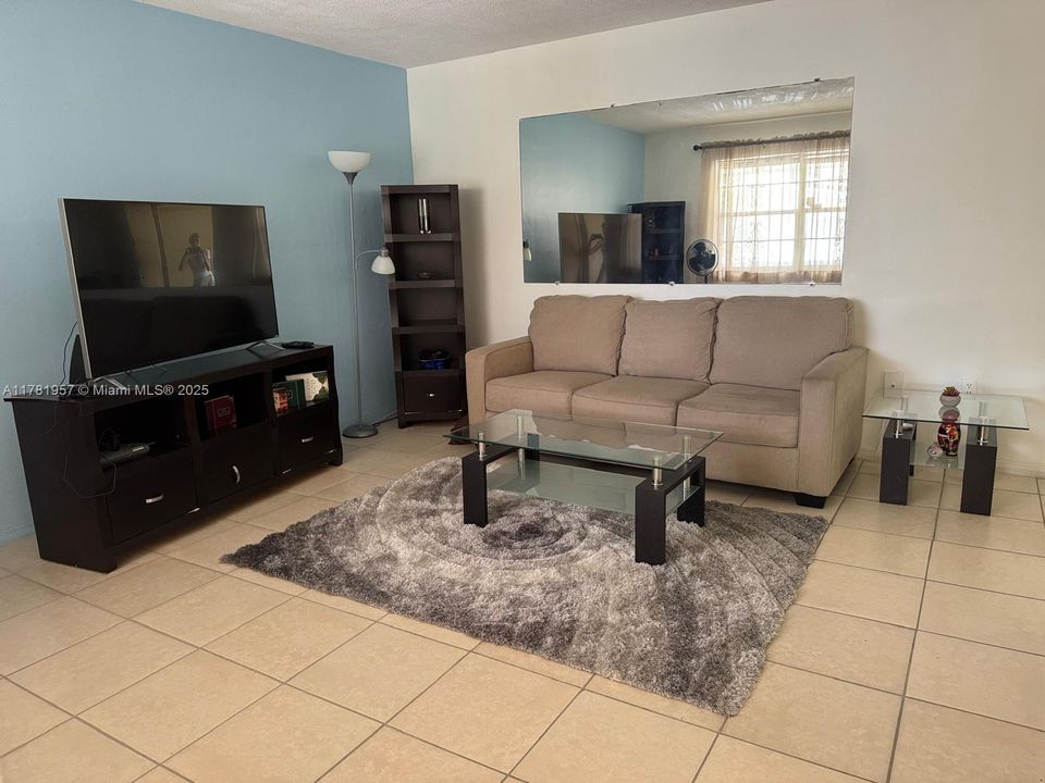 En Venta: $55,000 (1 camas, 1 baños, 688 Pies cuadrados)