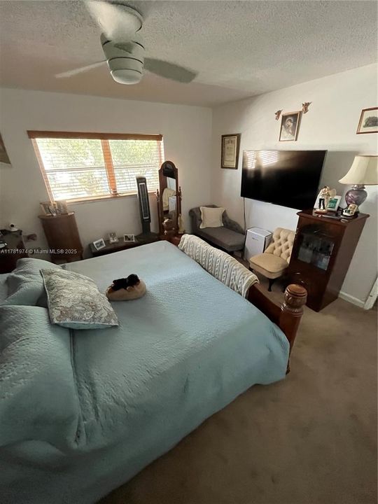 最近售出: $149,900 (2 贝兹, 2 浴室, 1000 平方英尺)