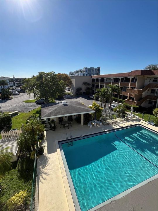 最近售出: $149,900 (2 贝兹, 2 浴室, 1000 平方英尺)