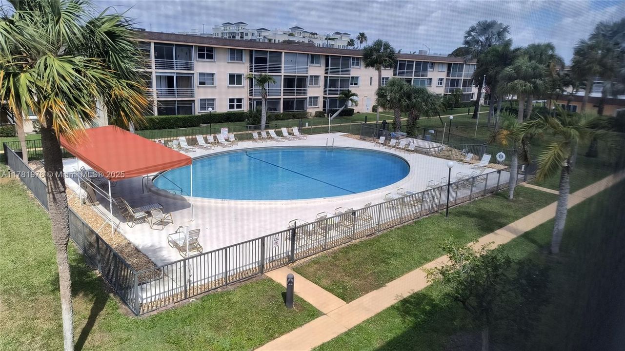 待售: $179,900 (2 贝兹, 2 浴室, 984 平方英尺)