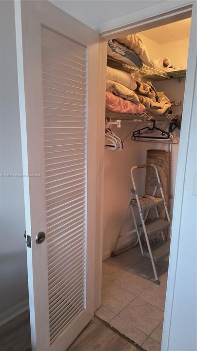 待售: $179,900 (2 贝兹, 2 浴室, 984 平方英尺)