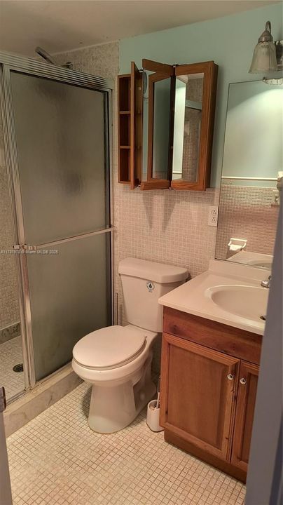 待售: $179,900 (2 贝兹, 2 浴室, 984 平方英尺)