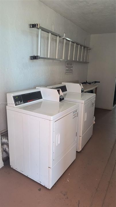 待售: $179,900 (2 贝兹, 2 浴室, 984 平方英尺)