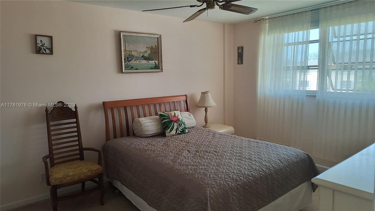 待售: $179,900 (2 贝兹, 2 浴室, 984 平方英尺)