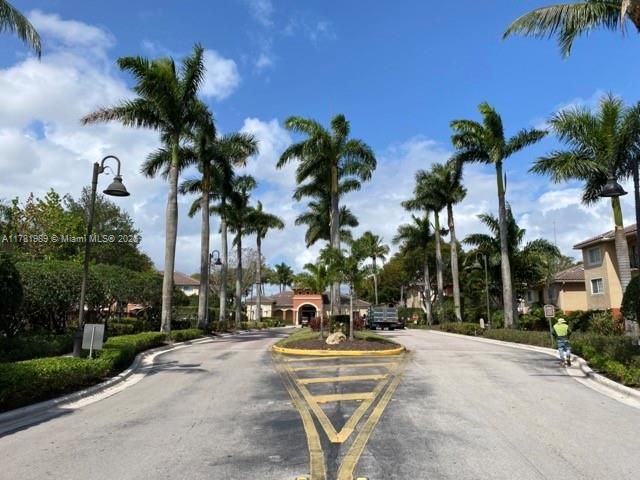 Recently Rented: $1,890 (2 beds, 2 baths, 1026 Square Feet)