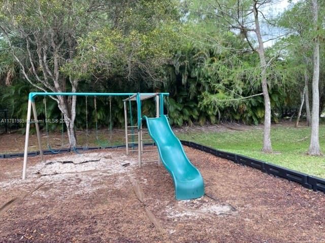 Recently Rented: $1,890 (2 beds, 2 baths, 1026 Square Feet)