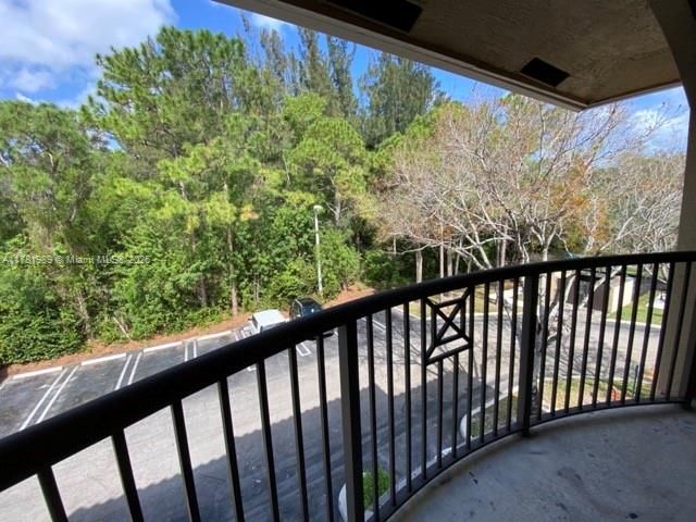 Recently Rented: $1,890 (2 beds, 2 baths, 1026 Square Feet)