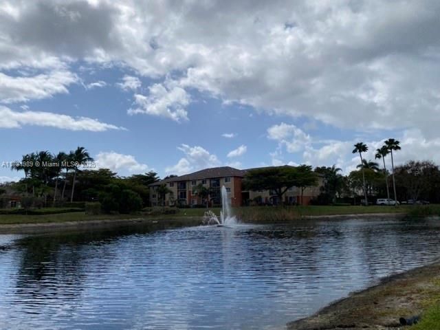 Recently Rented: $1,890 (2 beds, 2 baths, 1026 Square Feet)