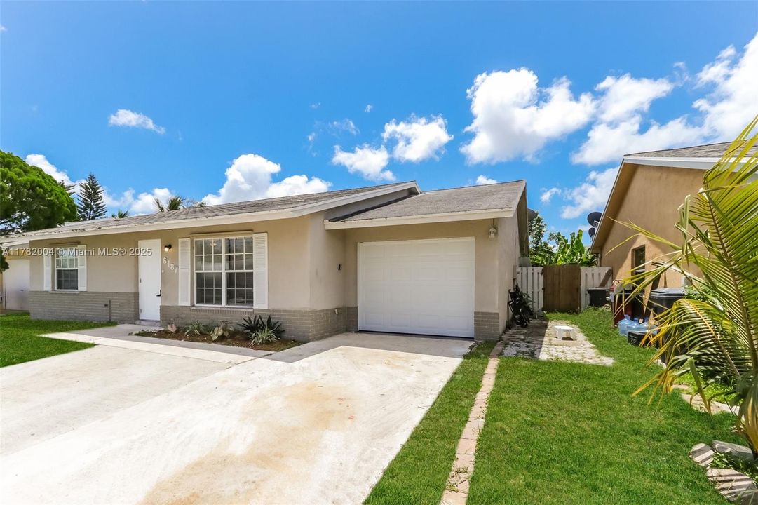 Recently Rented: $2,605 (3 beds, 2 baths, 1670 Square Feet)