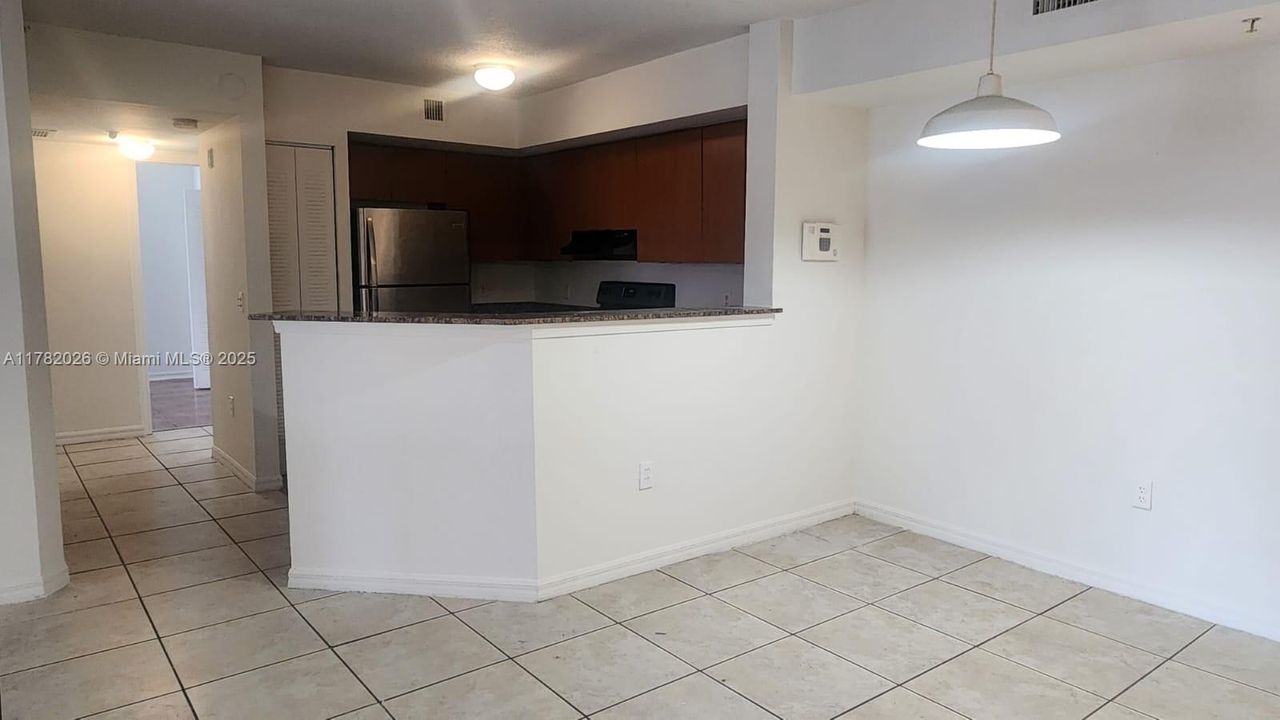 Недавно арендовано: $2,200 (3 спален, 2 ванн, 1062 Квадратных фут)