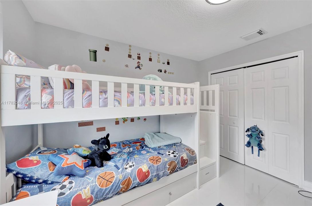 На продажу: $1,275,000 (5 спален, 3 ванн, 2667 Квадратных фут)