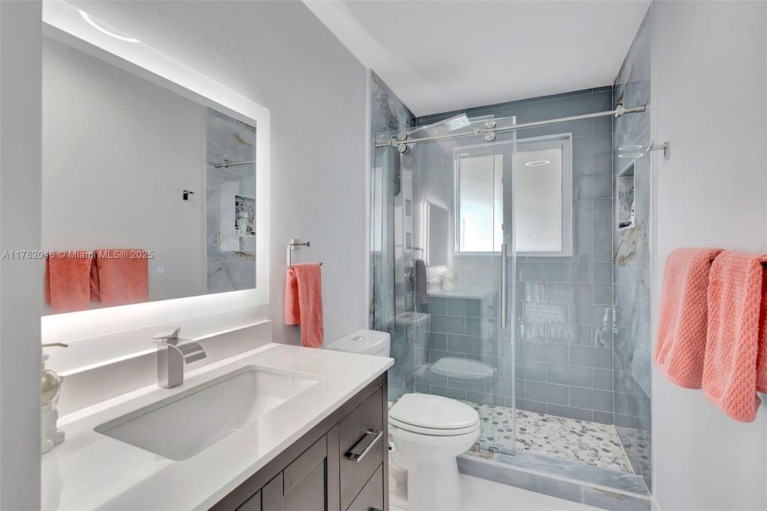 На продажу: $1,275,000 (5 спален, 3 ванн, 2667 Квадратных фут)