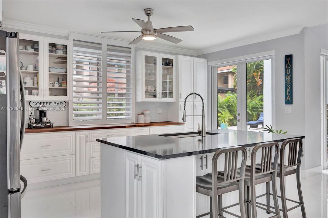 На продажу: $1,275,000 (5 спален, 3 ванн, 2667 Квадратных фут)