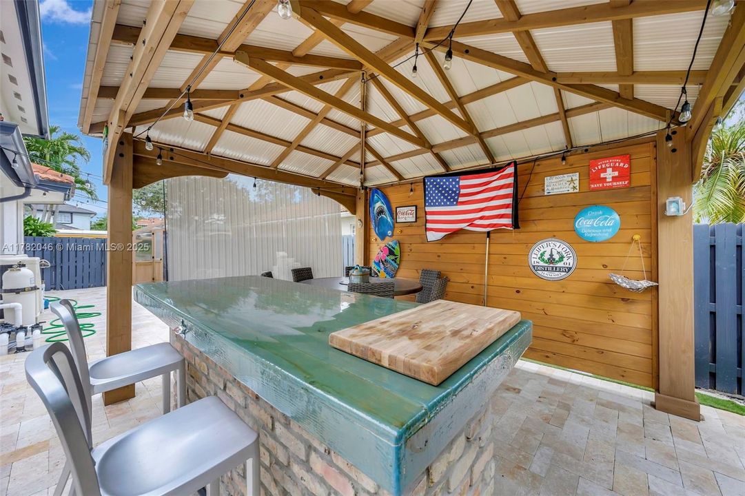 На продажу: $1,275,000 (5 спален, 3 ванн, 2667 Квадратных фут)