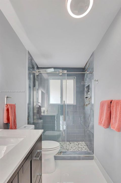 На продажу: $1,275,000 (5 спален, 3 ванн, 2667 Квадратных фут)