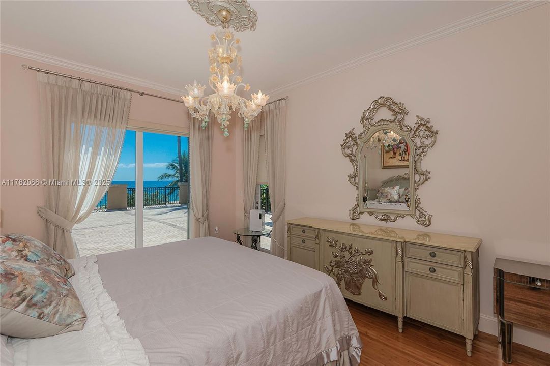 Master Bed / Also enter onto Balcony from Here