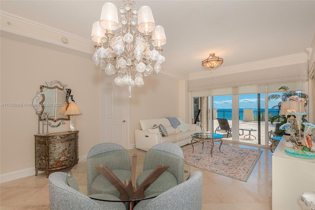 最近售出: $1,849,000 (2 贝兹, 2 浴室, 1486 平方英尺)