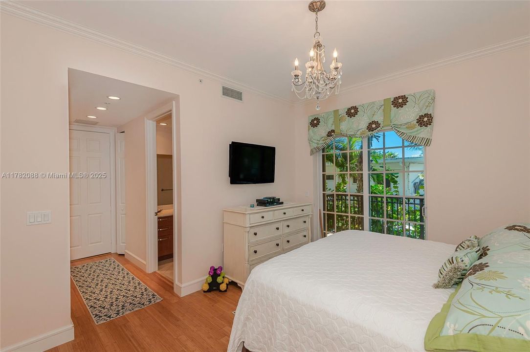 Guest Room  Balcony and Bath
