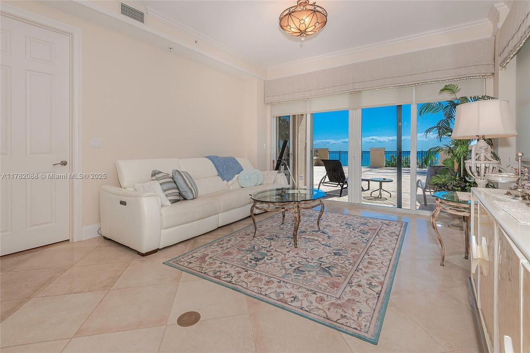 最近售出: $1,849,000 (2 贝兹, 2 浴室, 1486 平方英尺)