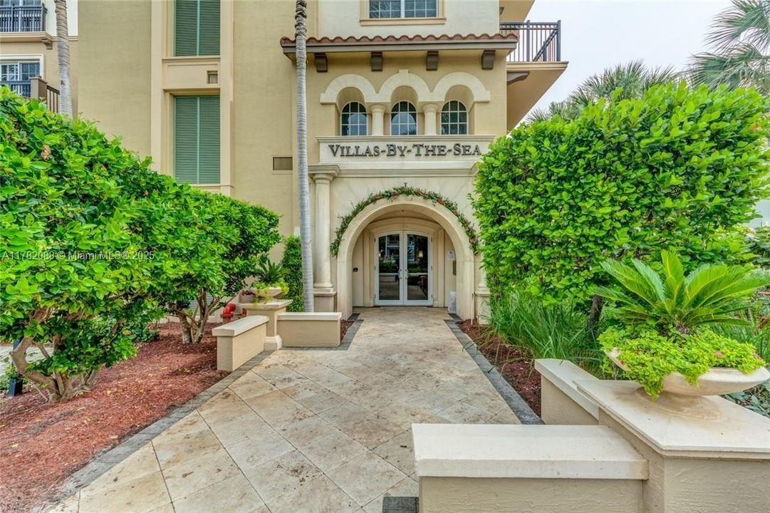 Entrance of  Front  Building 4444 El Mar