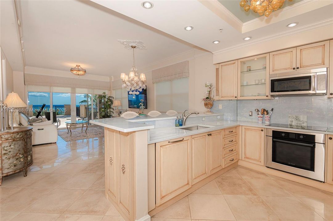 最近售出: $1,849,000 (2 贝兹, 2 浴室, 1486 平方英尺)