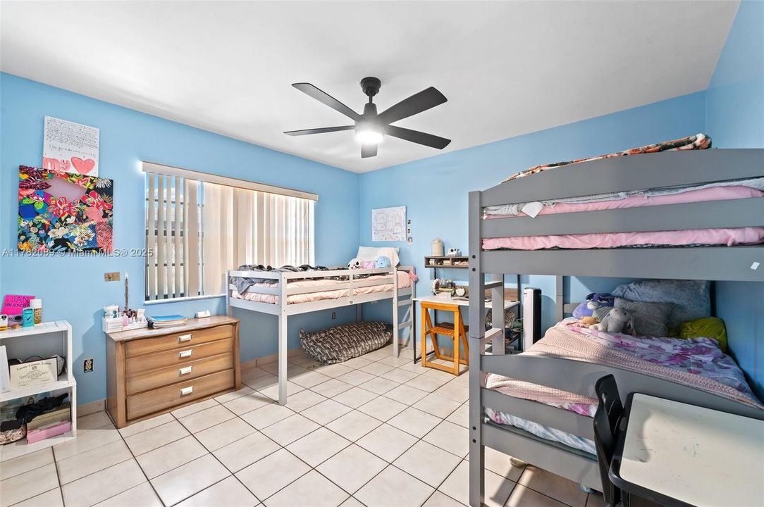 Recently Sold: $649,999 (3 beds, 2 baths, 1852 Square Feet)