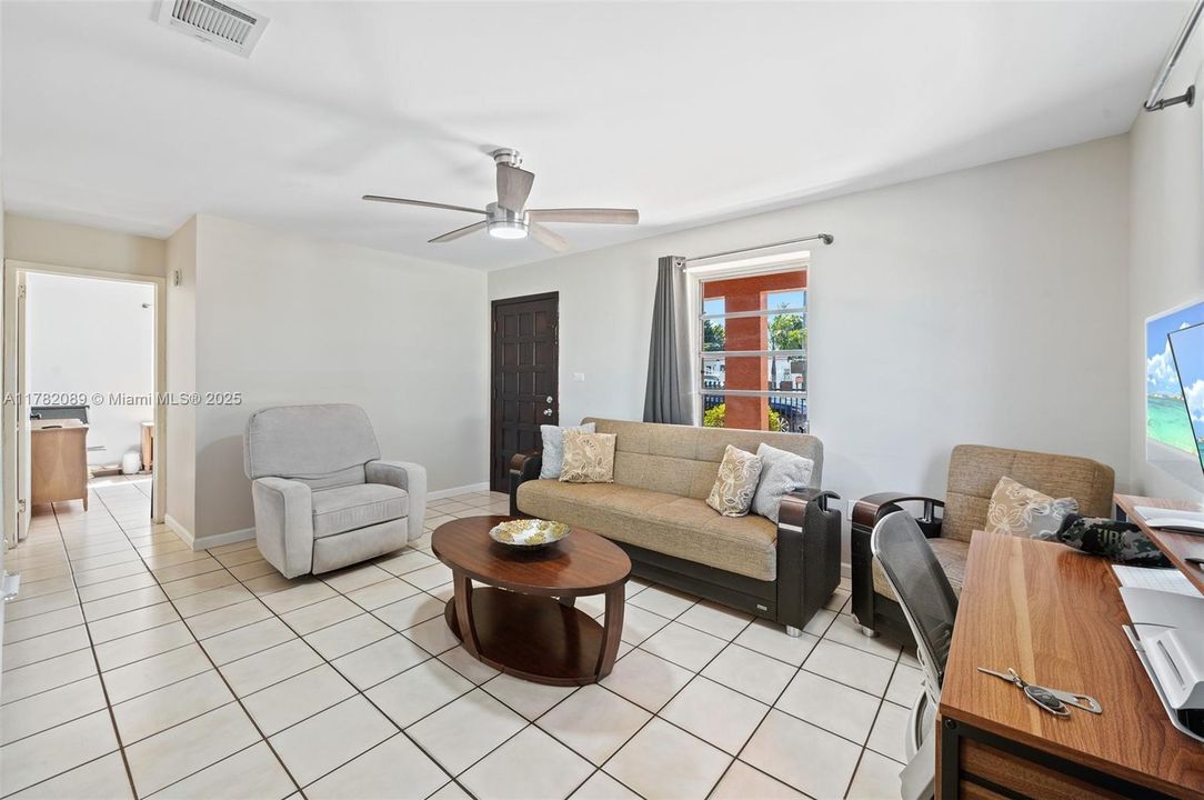 Recently Sold: $649,999 (3 beds, 2 baths, 1852 Square Feet)