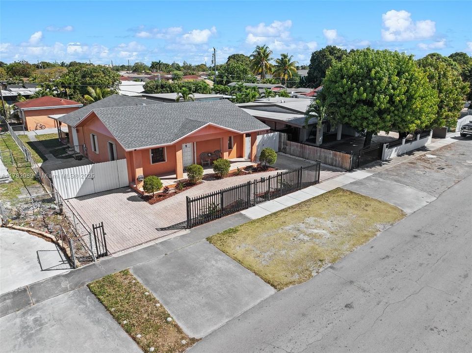 Recently Sold: $649,999 (3 beds, 2 baths, 1852 Square Feet)