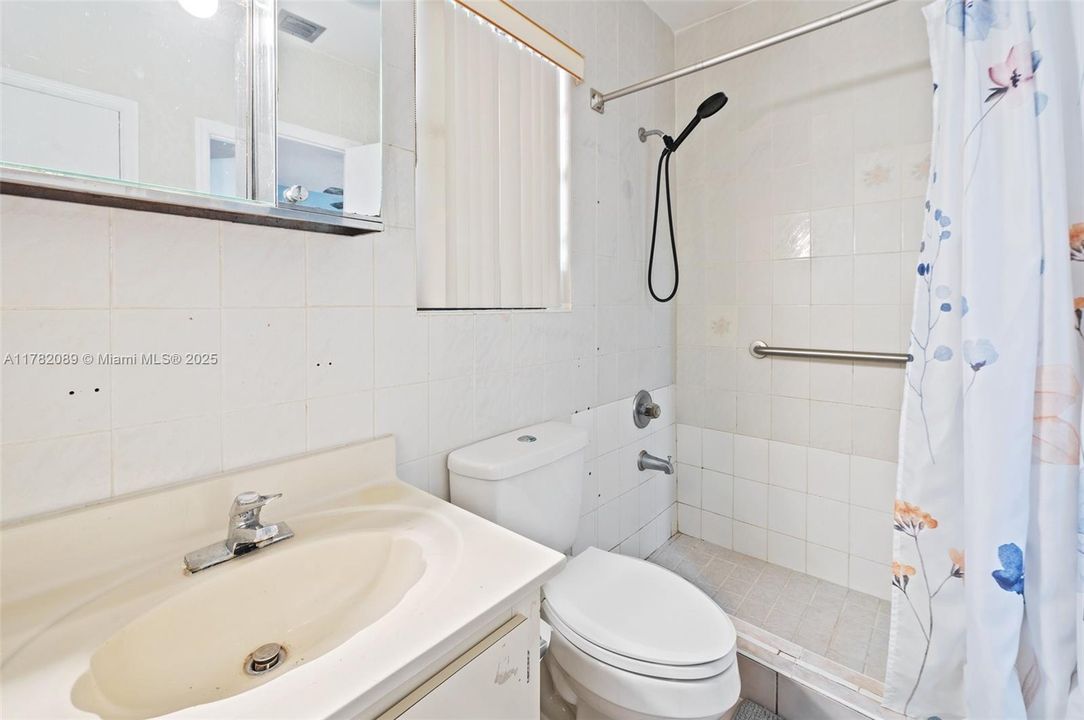 Recently Sold: $649,999 (3 beds, 2 baths, 1852 Square Feet)