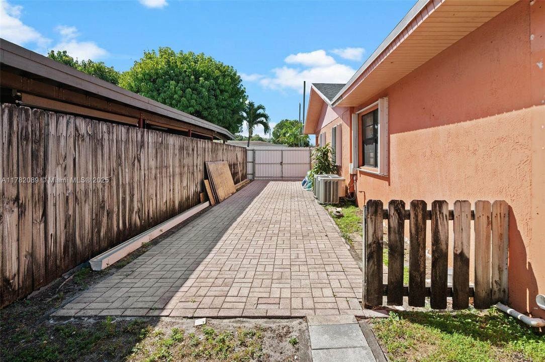 Recently Sold: $649,999 (3 beds, 2 baths, 1852 Square Feet)