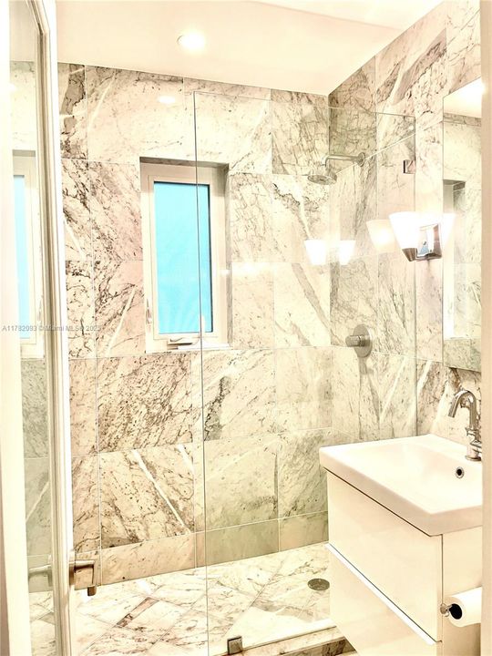 Recently Rented: $1,800 (0 beds, 1 baths, 364 Square Feet)