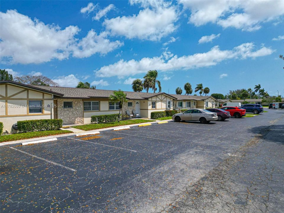 Recently Sold: $172,000 (2 beds, 2 baths, 910 Square Feet)