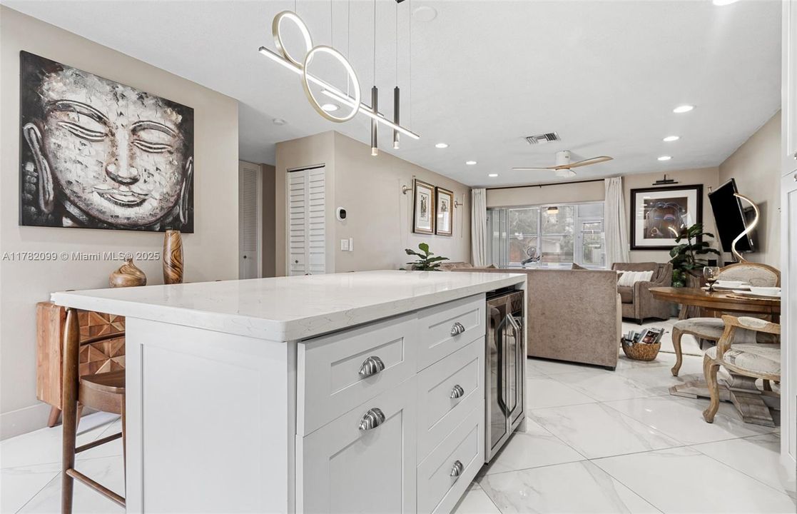 Recently Sold: $172,000 (2 beds, 2 baths, 910 Square Feet)