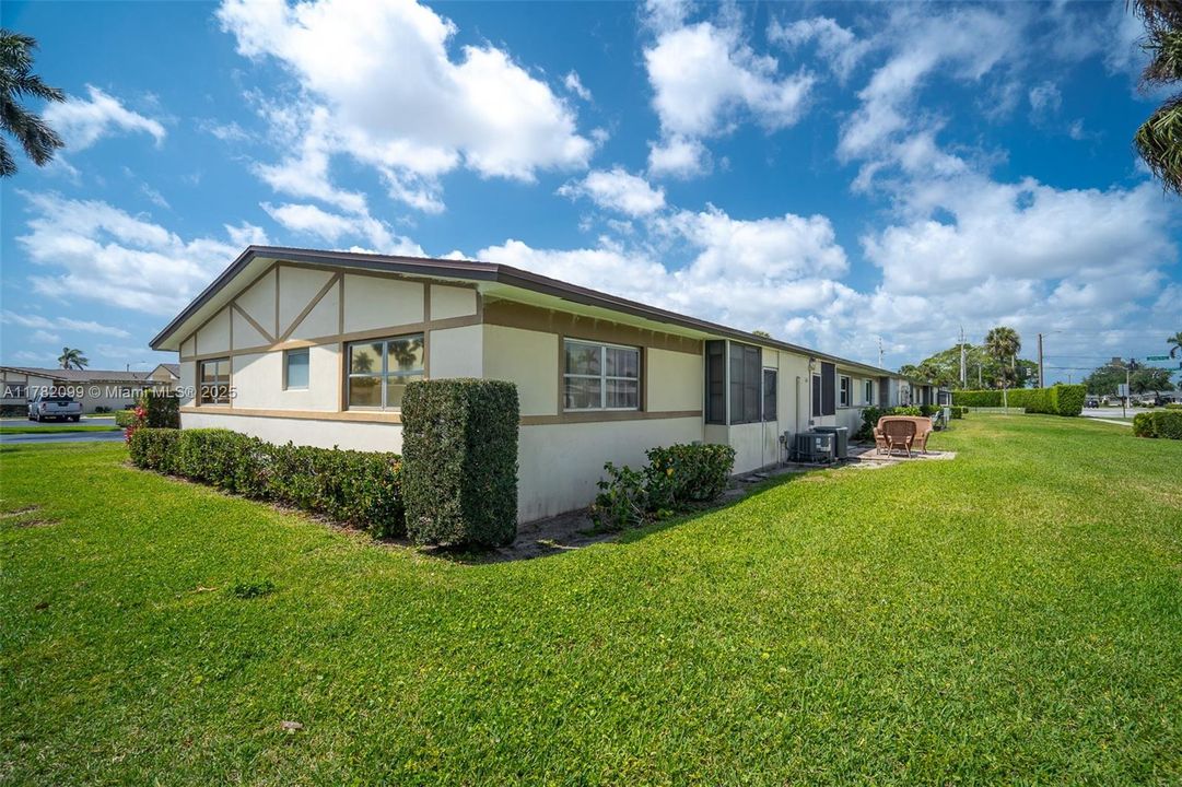 Recently Sold: $172,000 (2 beds, 2 baths, 910 Square Feet)