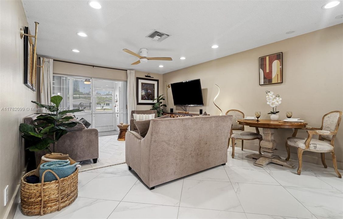 Recently Sold: $172,000 (2 beds, 2 baths, 910 Square Feet)