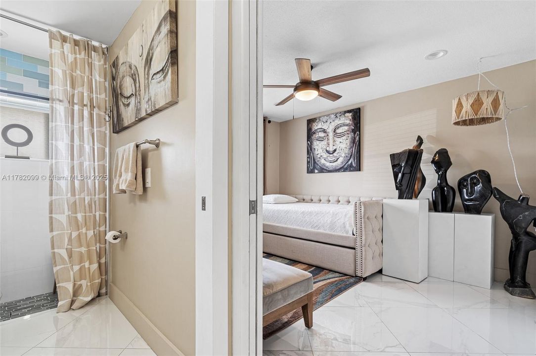 Recently Sold: $172,000 (2 beds, 2 baths, 910 Square Feet)