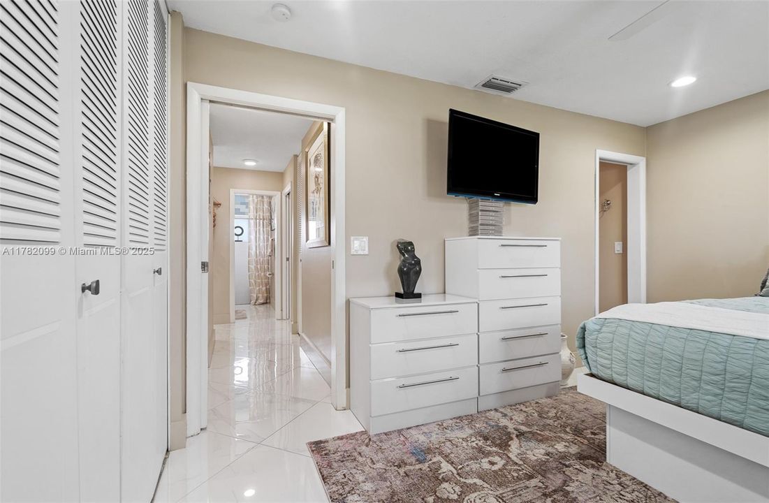 Recently Sold: $172,000 (2 beds, 2 baths, 910 Square Feet)