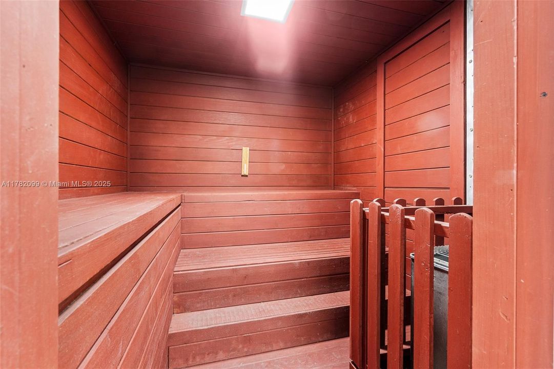 Recently Sold: $172,000 (2 beds, 2 baths, 910 Square Feet)