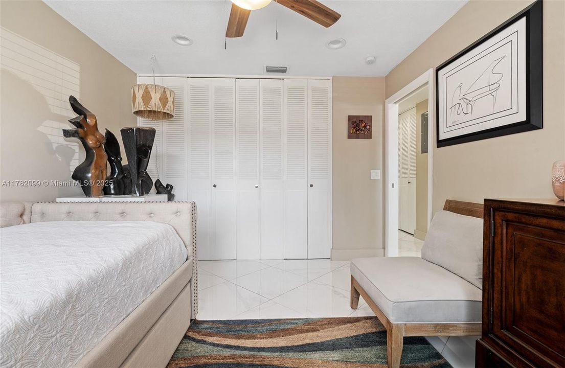 Recently Sold: $172,000 (2 beds, 2 baths, 910 Square Feet)