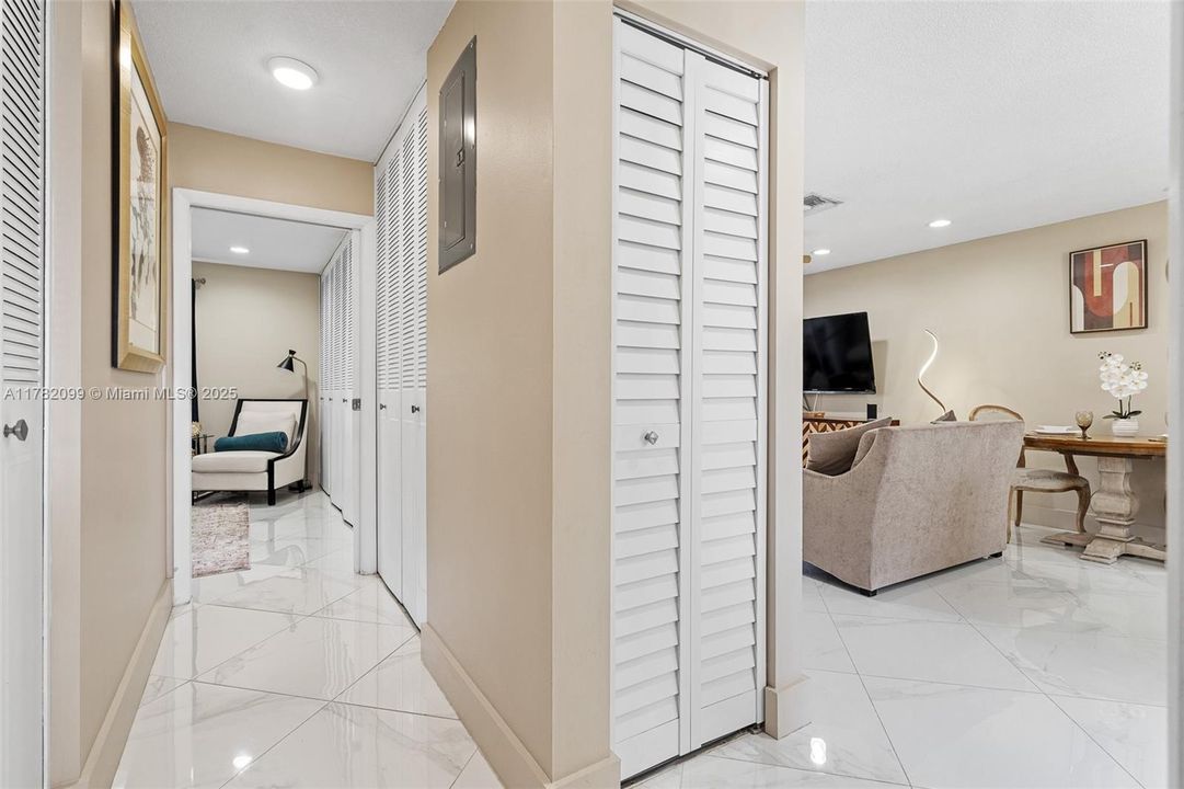 Recently Sold: $172,000 (2 beds, 2 baths, 910 Square Feet)