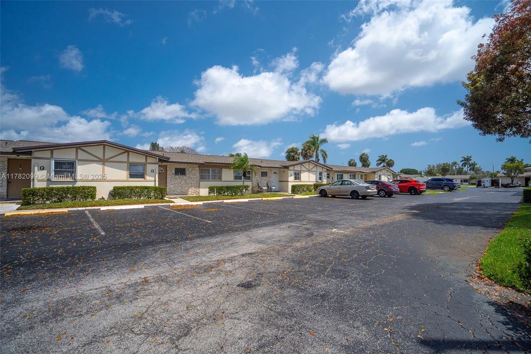 Recently Sold: $172,000 (2 beds, 2 baths, 910 Square Feet)