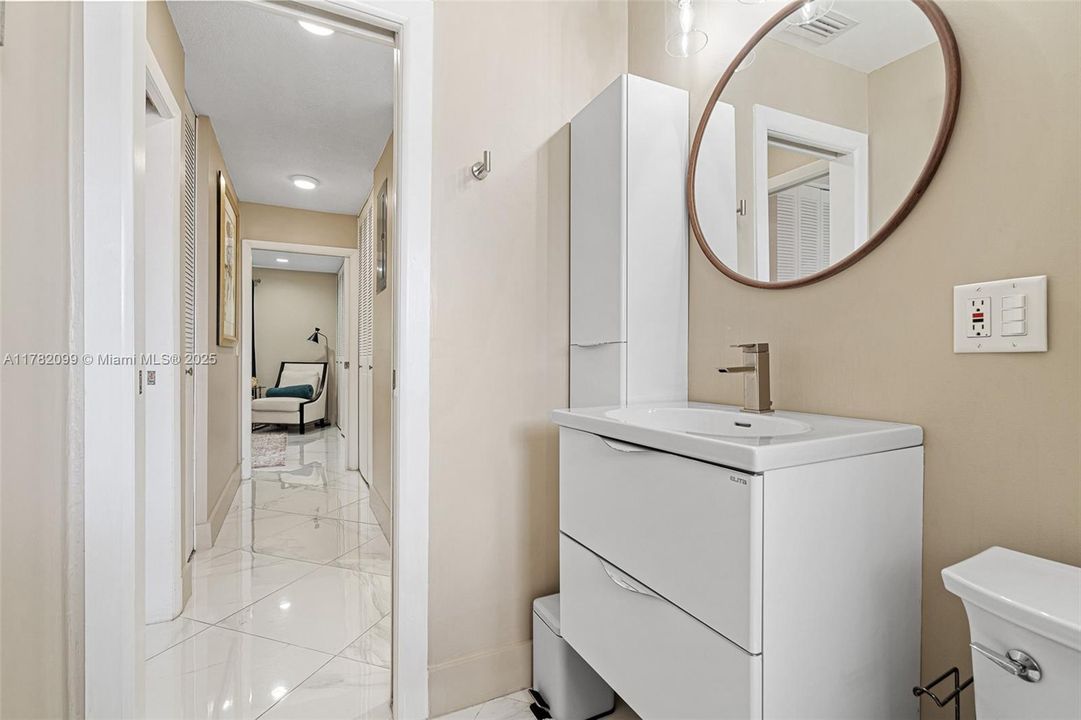 Recently Sold: $172,000 (2 beds, 2 baths, 910 Square Feet)