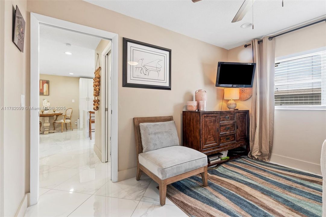 Recently Sold: $172,000 (2 beds, 2 baths, 910 Square Feet)