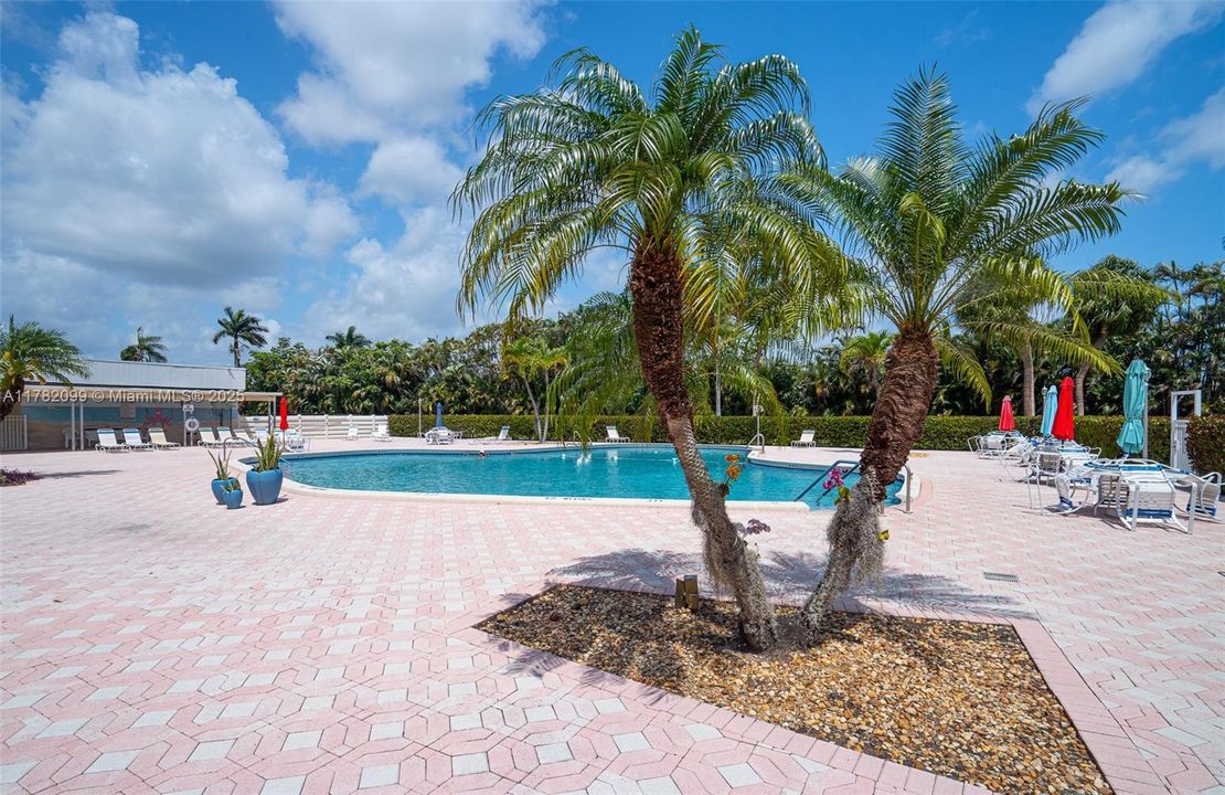 Recently Sold: $172,000 (2 beds, 2 baths, 910 Square Feet)