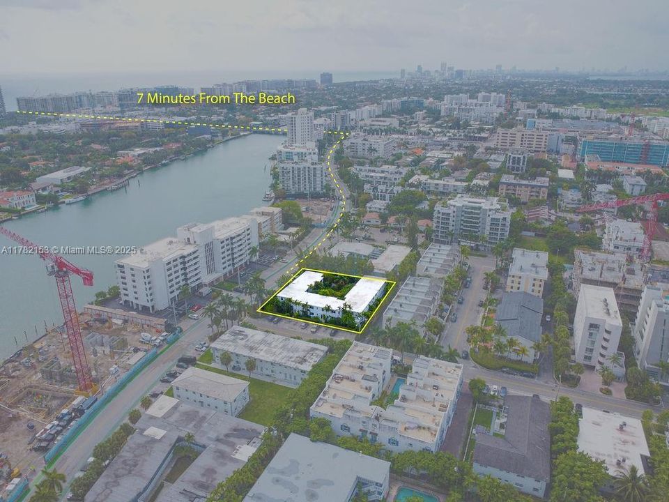 На продажу: $330,000 (2 спален, 1 ванн, 790 Квадратных фут)