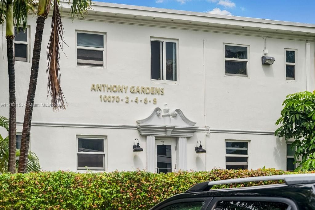 На продажу: $330,000 (2 спален, 1 ванн, 790 Квадратных фут)